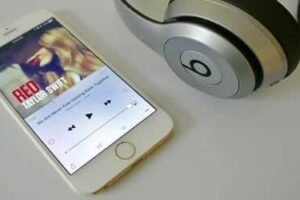 Como colocar música no iPhone sem usar o iTunes