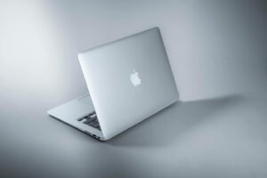 Por que o MacBook é tão caro?