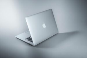 Descubra o MacBook mais barato do Brasil e dicas para economizar na sua compra