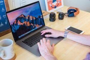 MacBook VS Notebook: Quem oferece melhor qualidade de tela?