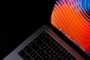 MacBook VS Notebook: O confronto dos teclados!