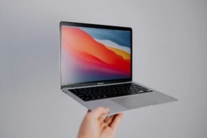 MacBook Air M1 VS Samsung Chromebook Plus: O duelo dos ultraportáteis